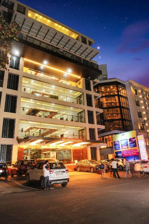 Hotel Radiant,New Shahupuri,3 star