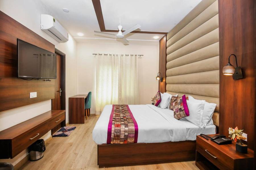 Hotel Karan Residency,Near Golden Temple,3 star