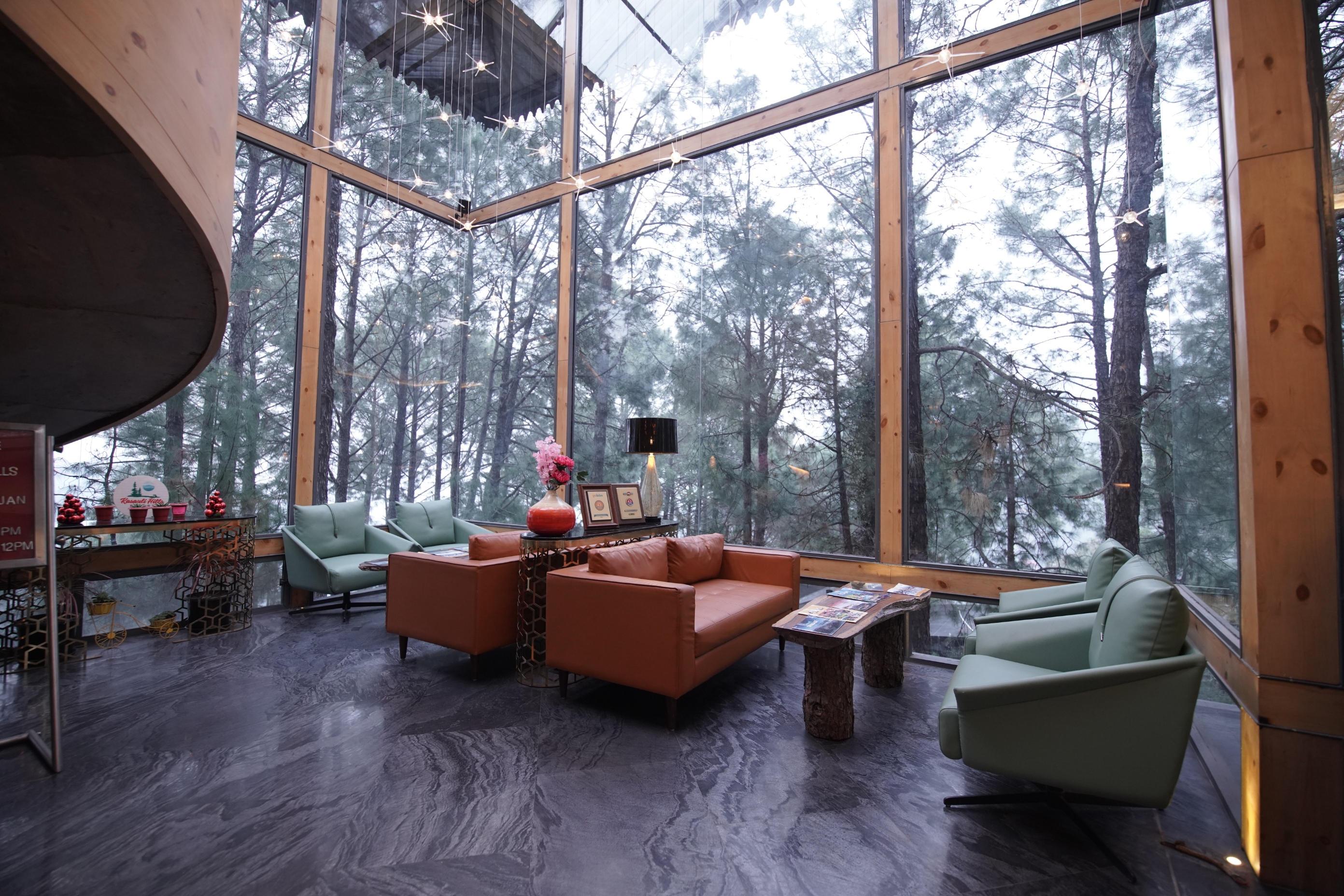 Kasauli Hills Resort,Garkhal Kanda Rd Kharog Tehsil Kasauli Himachal Pradesh 173209,4 star
