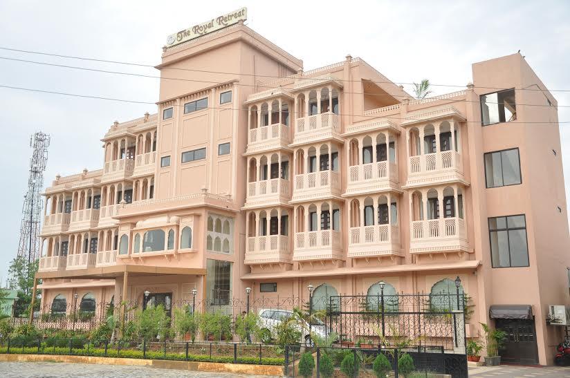 The Royal Retreat,Khelgaon,3 star