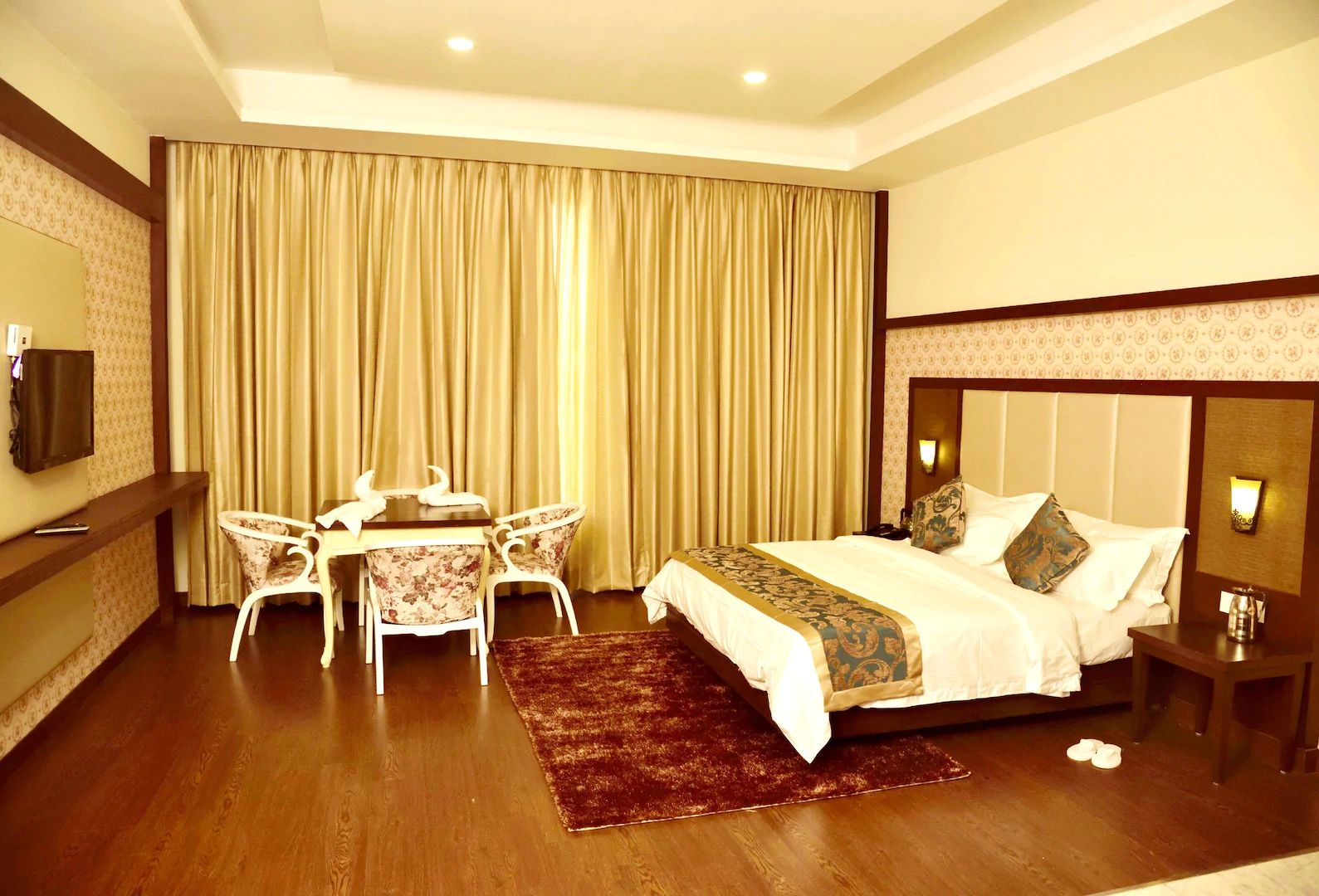 room-image