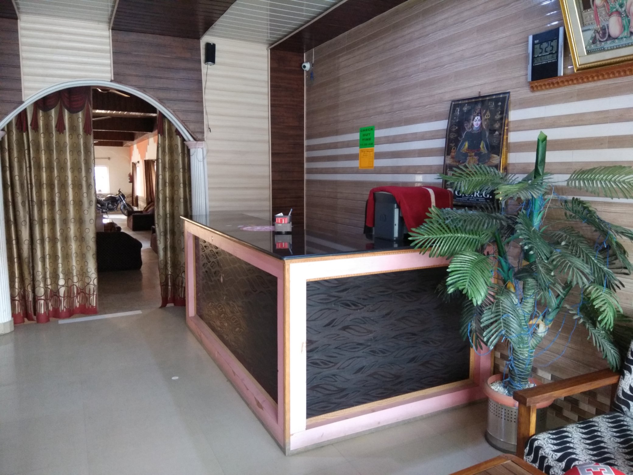 Hotel Solitaire,Behind Prakash Nursing Homes, Gb Panth Marg, Tanakpur,3 star