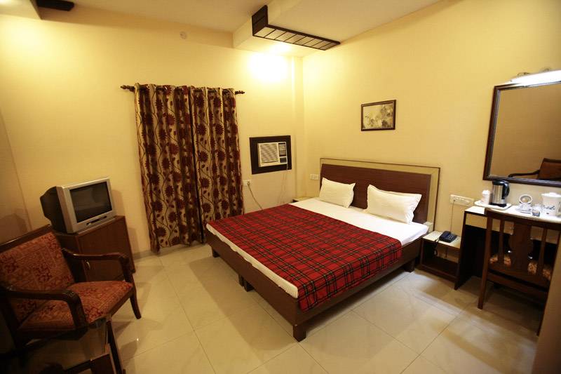 Hotel Sarovar Regency The Cottage,Near Golden Temple,3 star