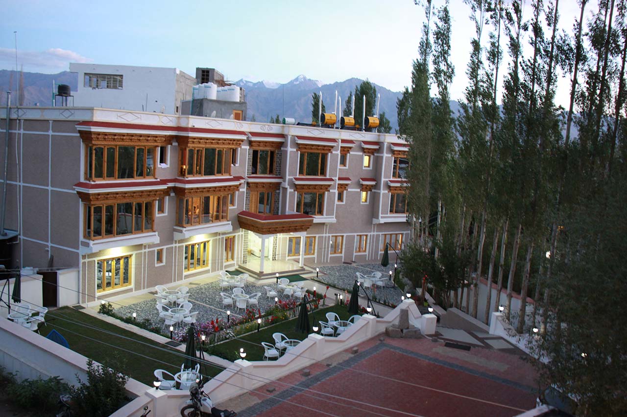 Sangaylay Palace,Fort Road,3 star
