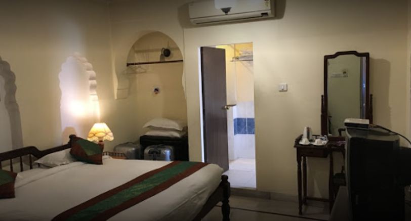 room-image