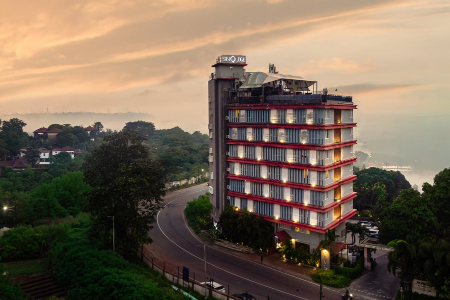 Sinq Edge,Goa>>Dona Paula,4 star