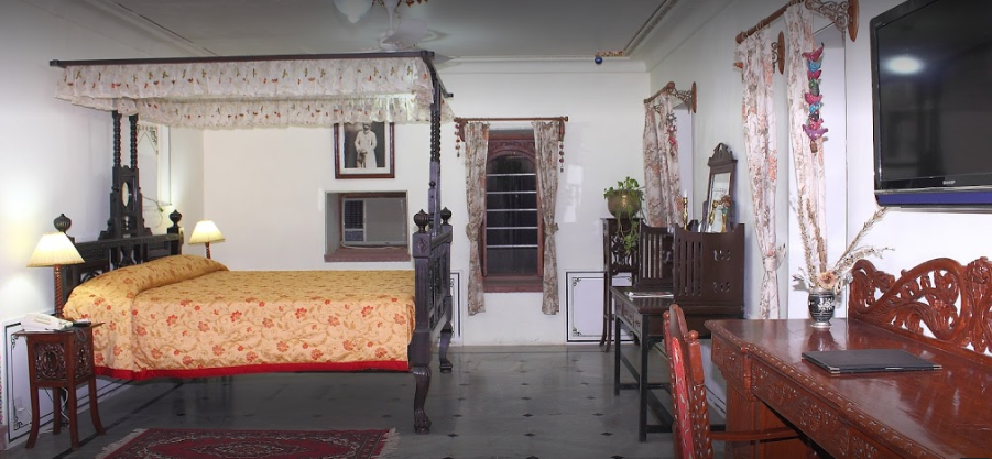 room-image