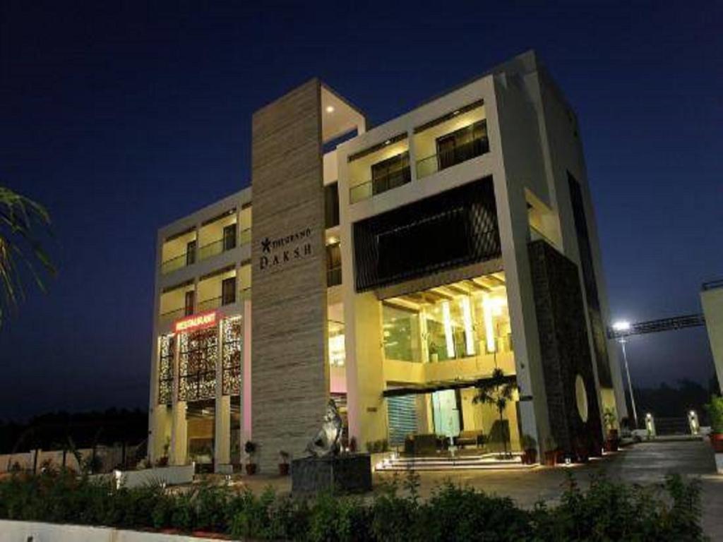 hotel the grand daksh mansingh inn somnath