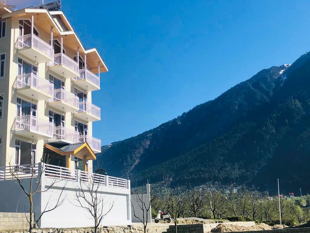 Hotel Pashmina,Simsa Village,3 star