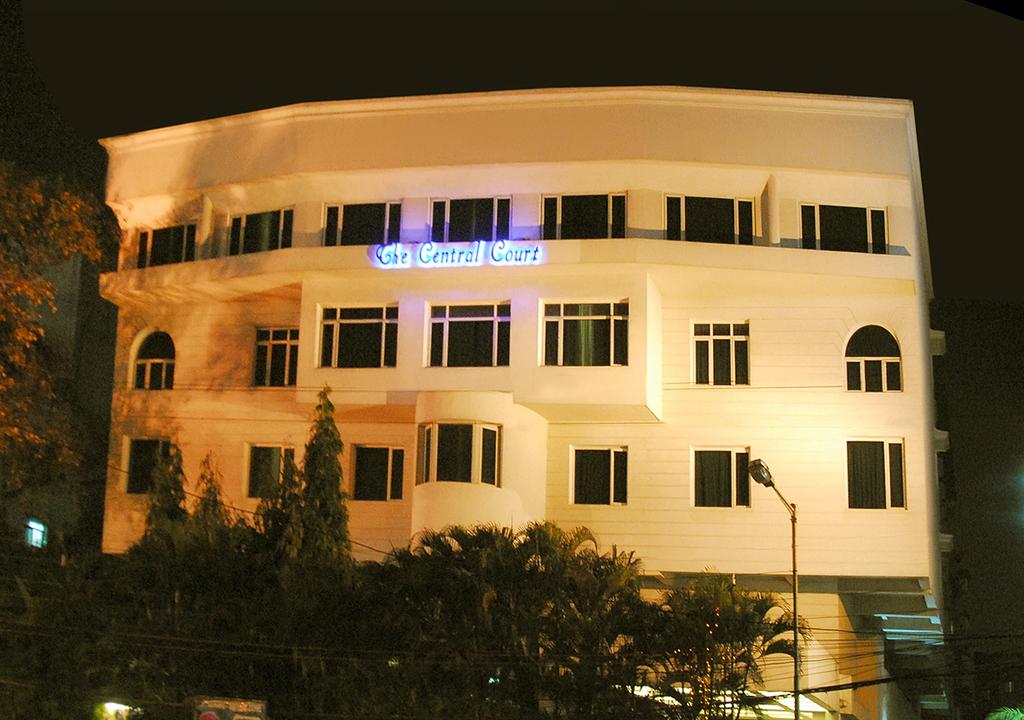 the central court hotel