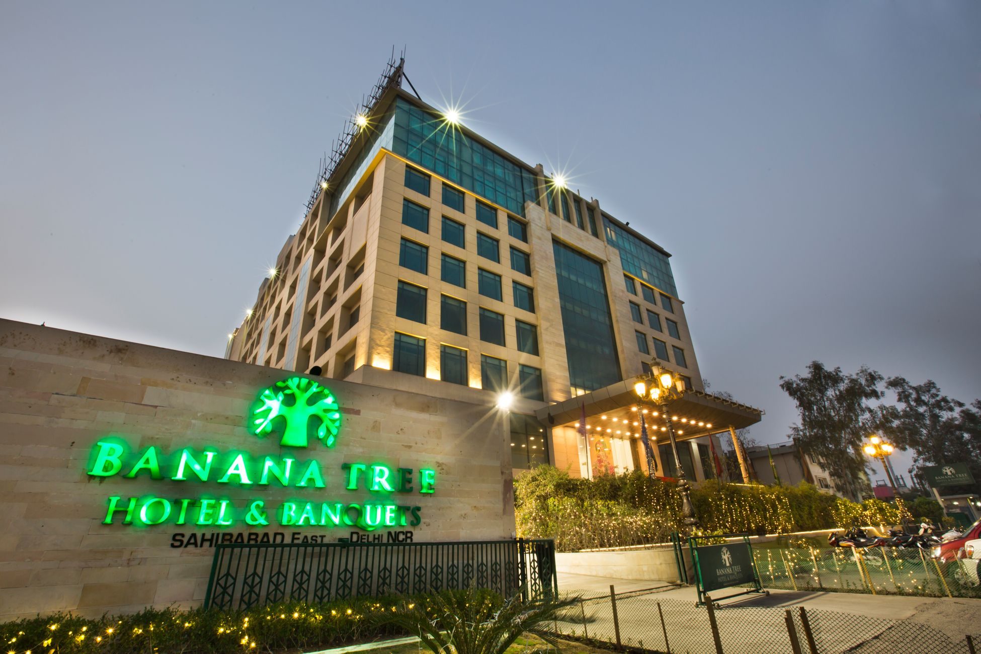 Hotel Banana Tree,Plot No. 14, 2, Plot Alpha, Sahibabad Industrial Area Site 4, Sahibabad, Ghaziabad, Uttar Pradesh 201010,3 star