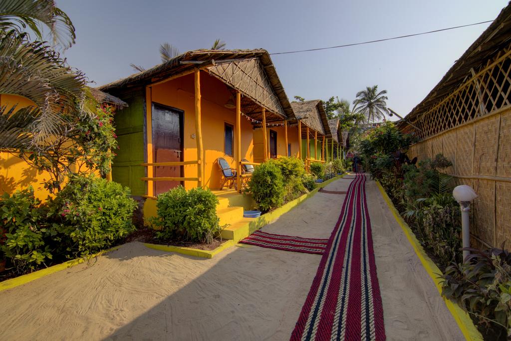 Mollys Nest,Mandrem>>Goa,3 star