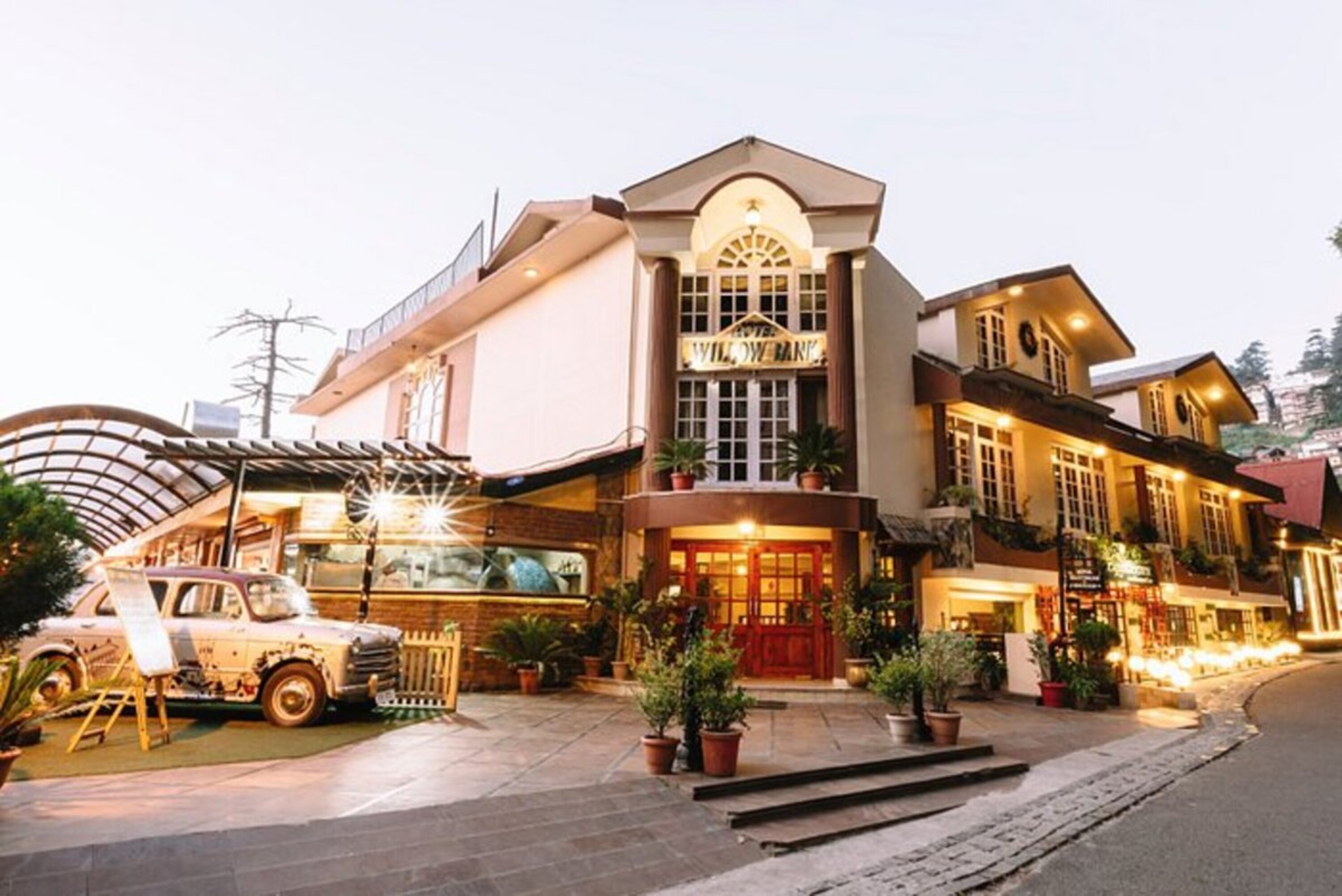 Hotel Willow Banks, Mall Road Shimla,The Mall Road,4 star
