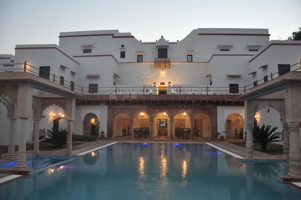 Hotel Ashirwad Inn,,3 star