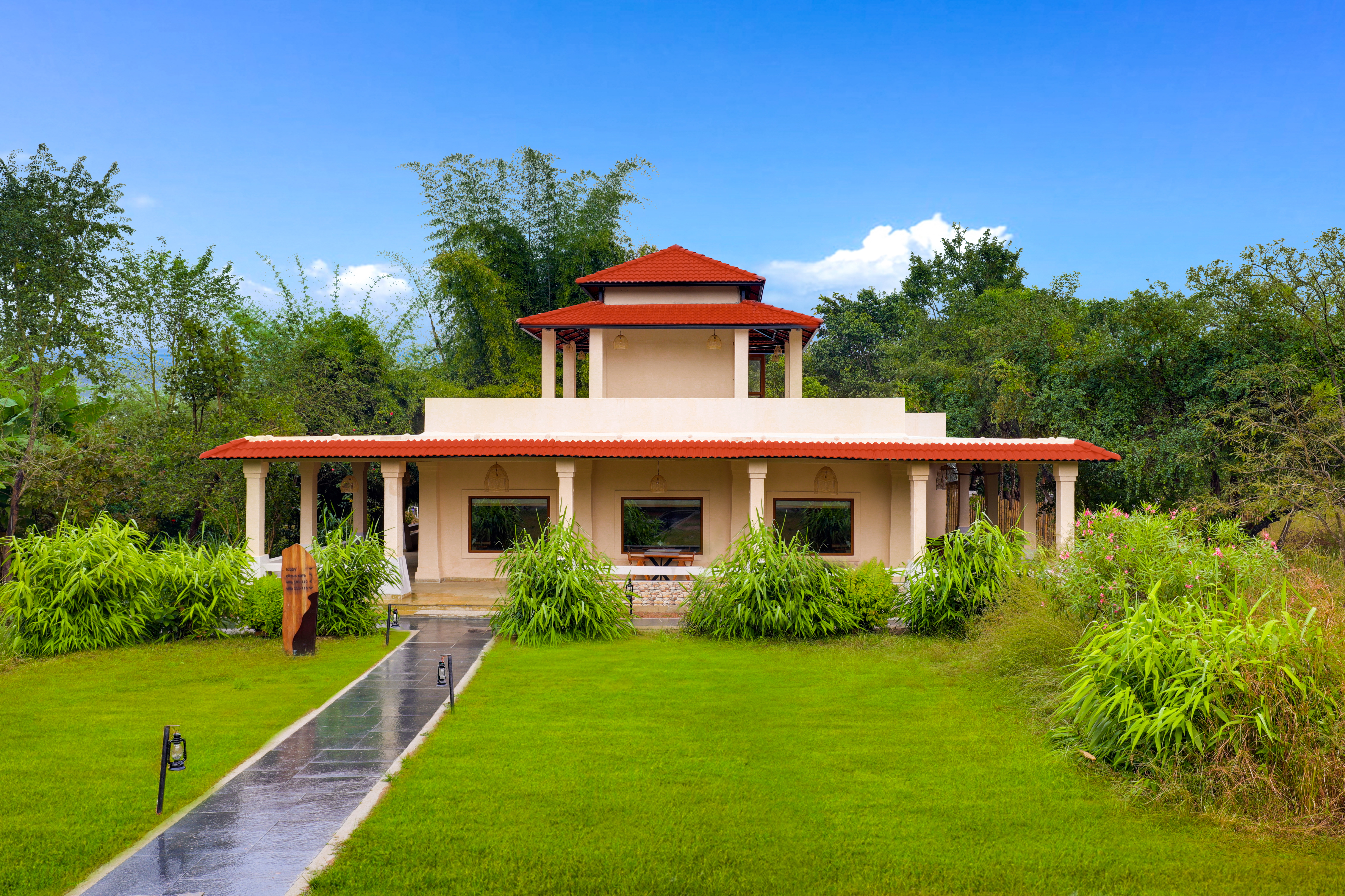 lemon tree wildlife resort kanha