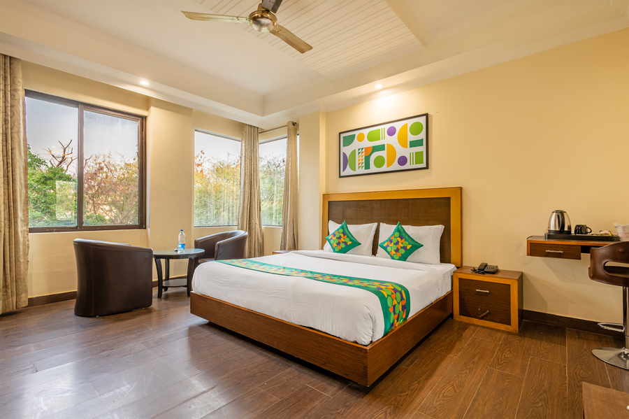 Treebo Ivy Castle,Golf Course Road,3 star