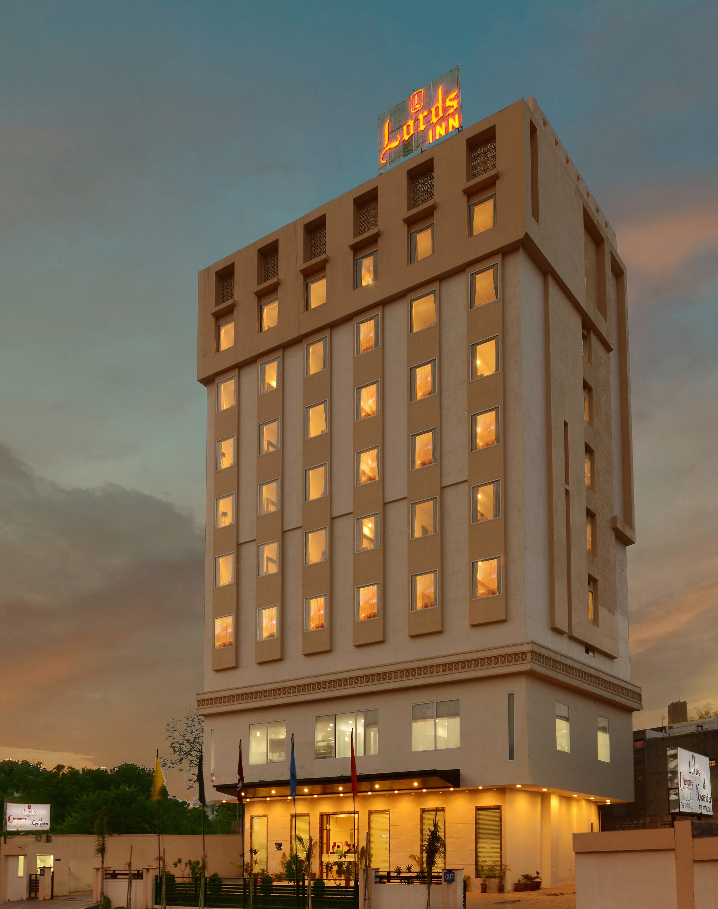 Lords Inn Jodhpur, Plot No 1C Pokharan Bungalow Pwd Circle Colony Rd Maderna Jodhpur Rajasthan 342001,4 star