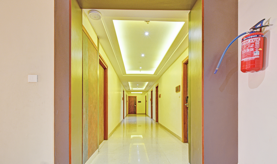 Hotel Mandovin Near Railway Station,Surajpole,3 star