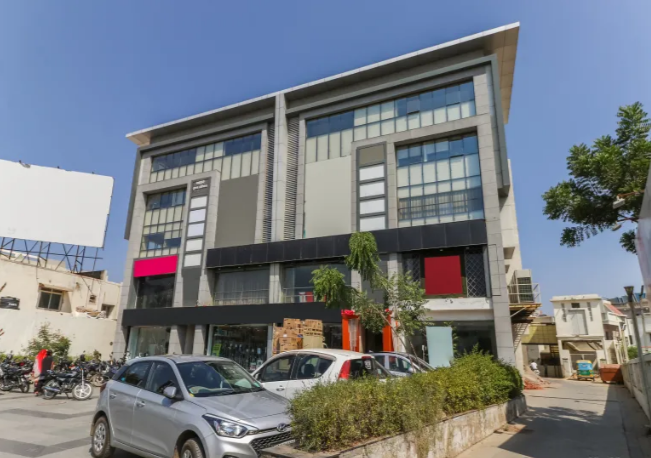 Oyo 3056 Hotel Sigma Inn,5Th Floor, Sigma Arcade, Near Ongc, Visat, Opp.Shreeji Hospital , Above Vijay Sales, Ahmedabad,3 star