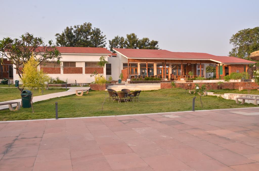 mpt bison resort madhai