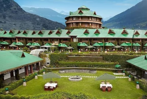 club mahindra white meadows manali