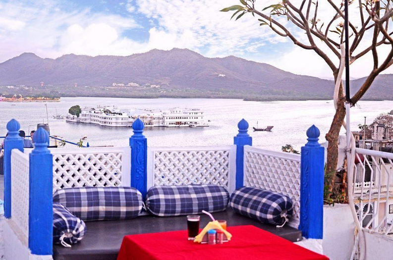 The Lake View Hotel - On Lake Pichola,Lal Ghat,3 star