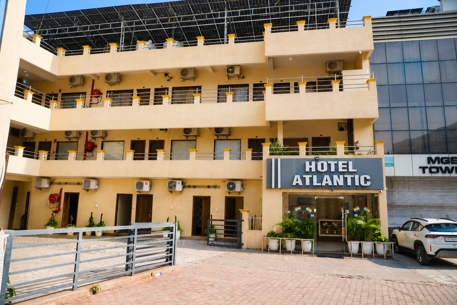 Hotel Atlantic,Kabir Colony,3 star