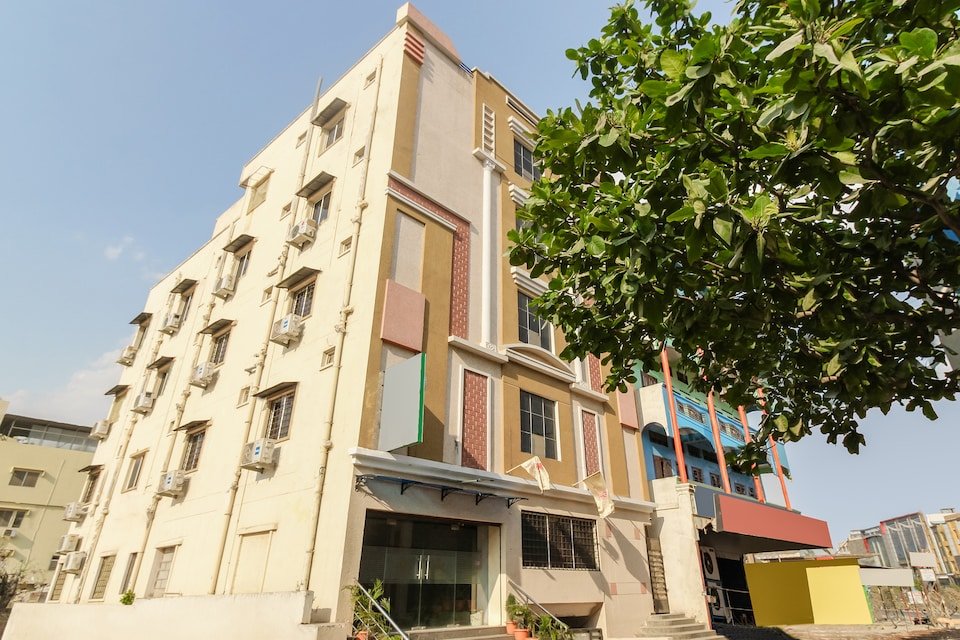 Hotel Golden Inn,,2 star