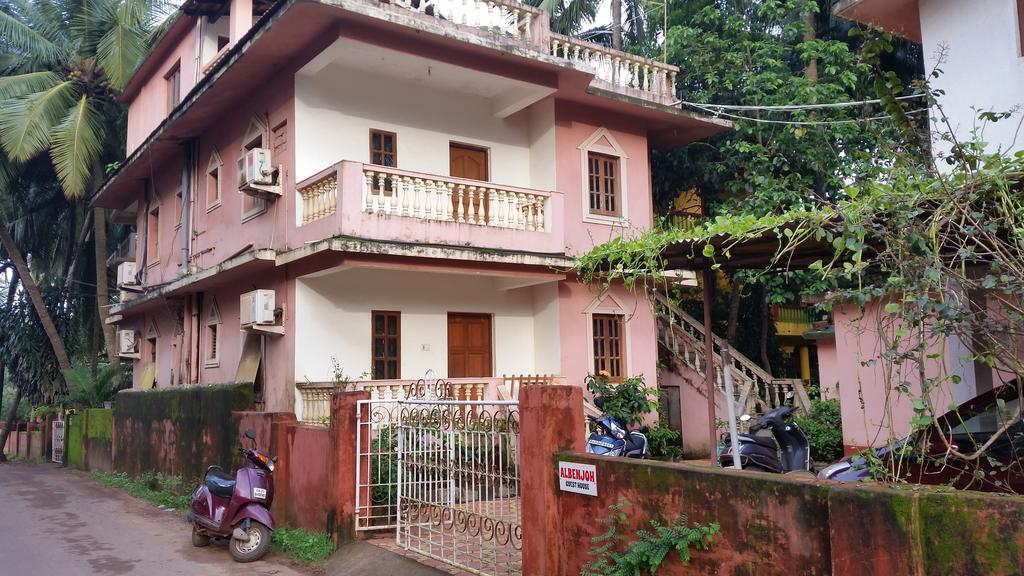 Albenjoh Guesthouse,Calangute>>Baga,2 star