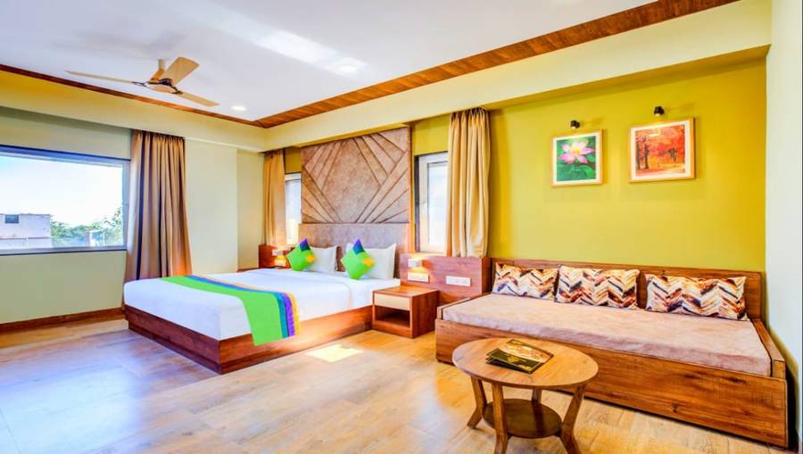 Hotel Opulence Inn,Udaipole Bus Station,3 star