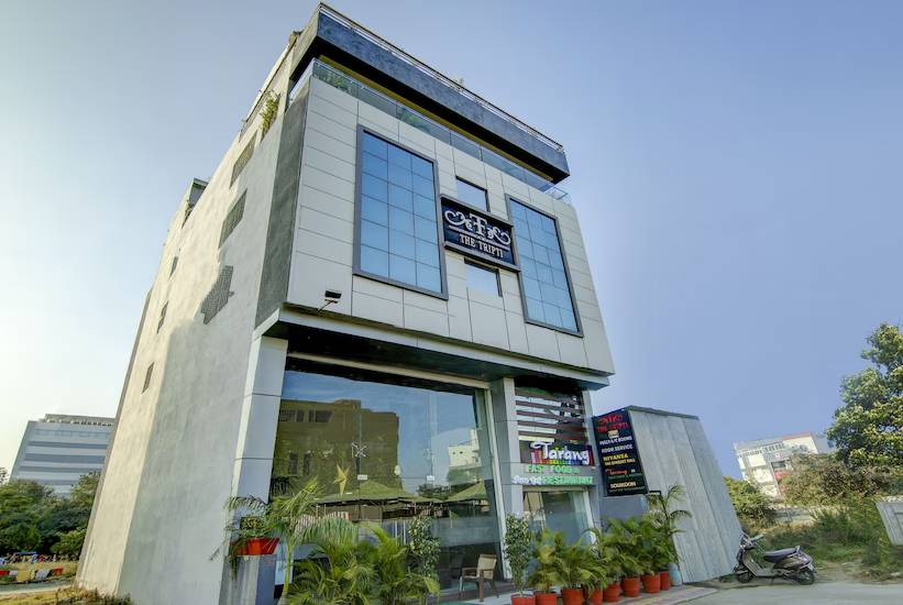 Oyo 15855 The Tripti,Vijay Nagar,3 star