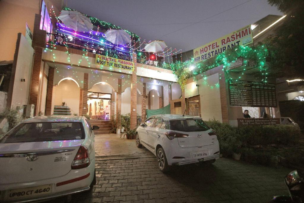 Oyo 18641 Hotel Rashmi,Walking Distance From Taj Mahal,1 star