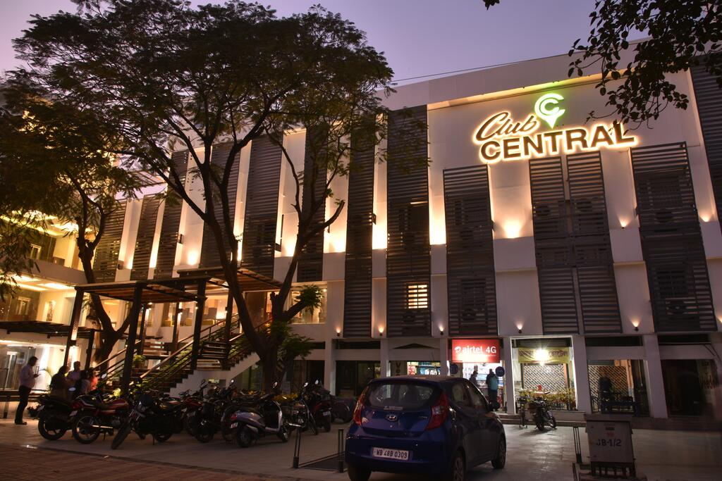 Club Central,Bolpur,3 star
