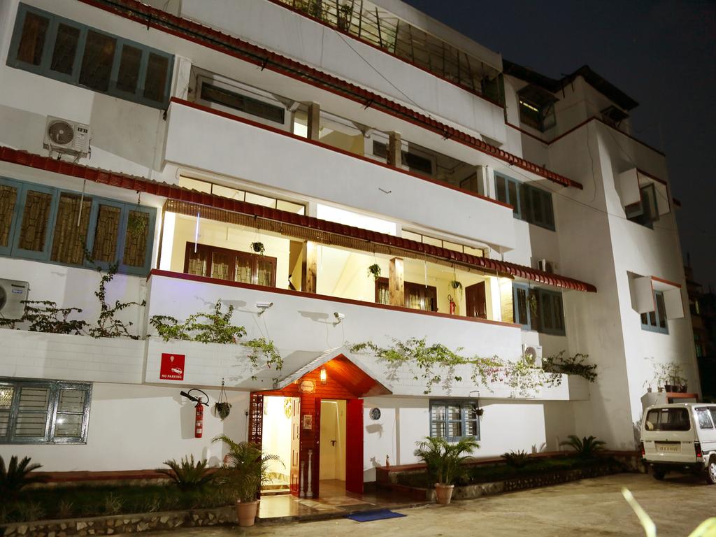 Harmony House,Bamunimaidam,3 star