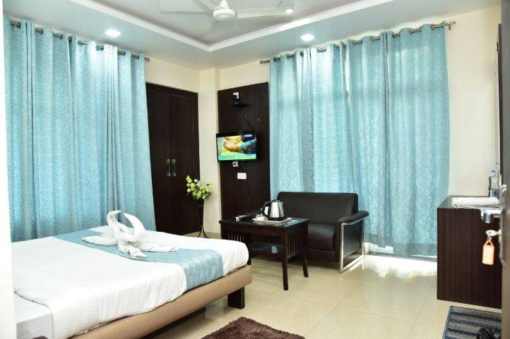 Hotel The Uhas,Gomti Nagar,3 star