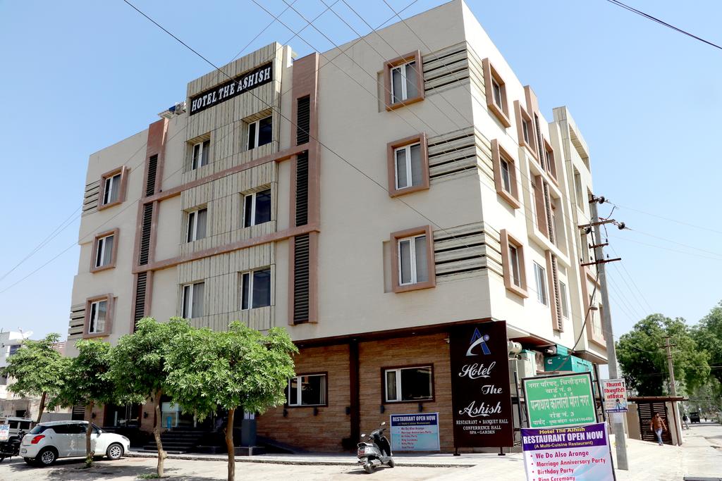 The Ashish,80, Ambe Market Sangam Marg,3.5 star