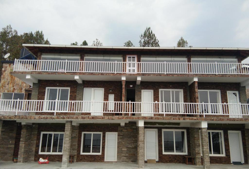 Vita Kasar Rainbow Yoga Retreat Binsar,Binsar Road, Kasar Devi, Mat,2 star