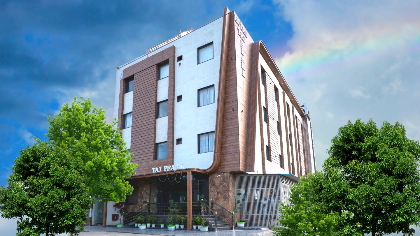 Hotel Taj Pearl,Taj Ganj,3 star