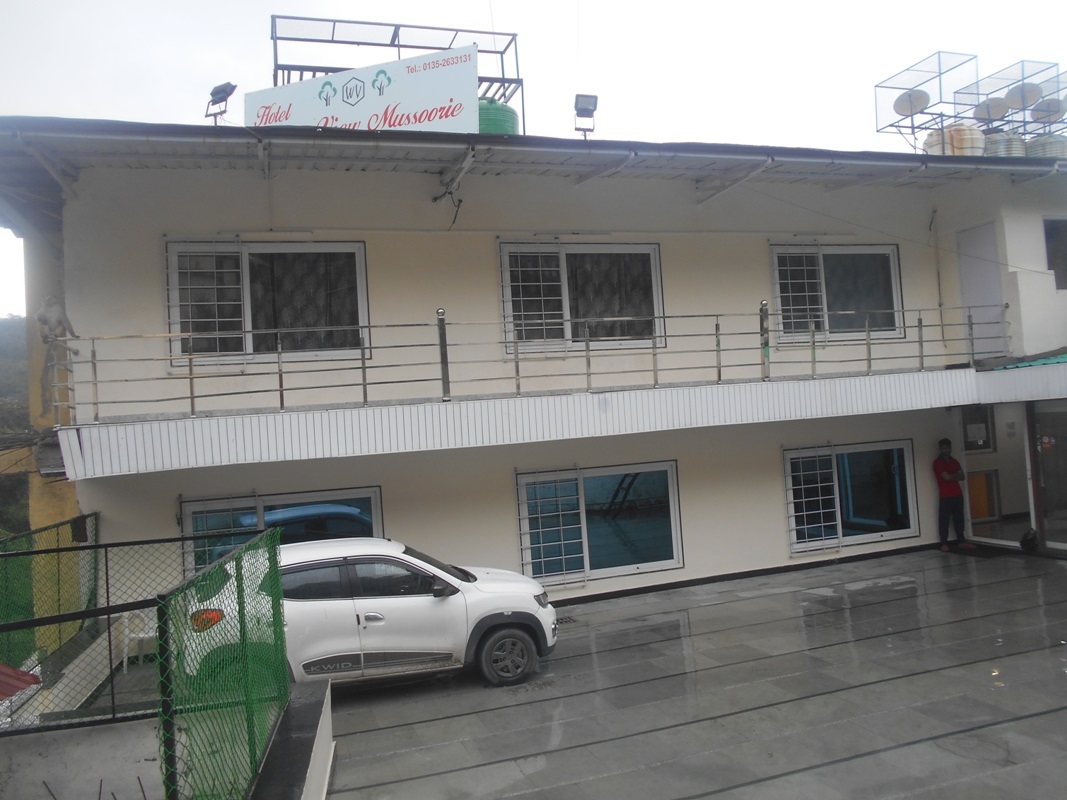 Hotel Woods View,The Mall Road>>Mussoorie,3 star