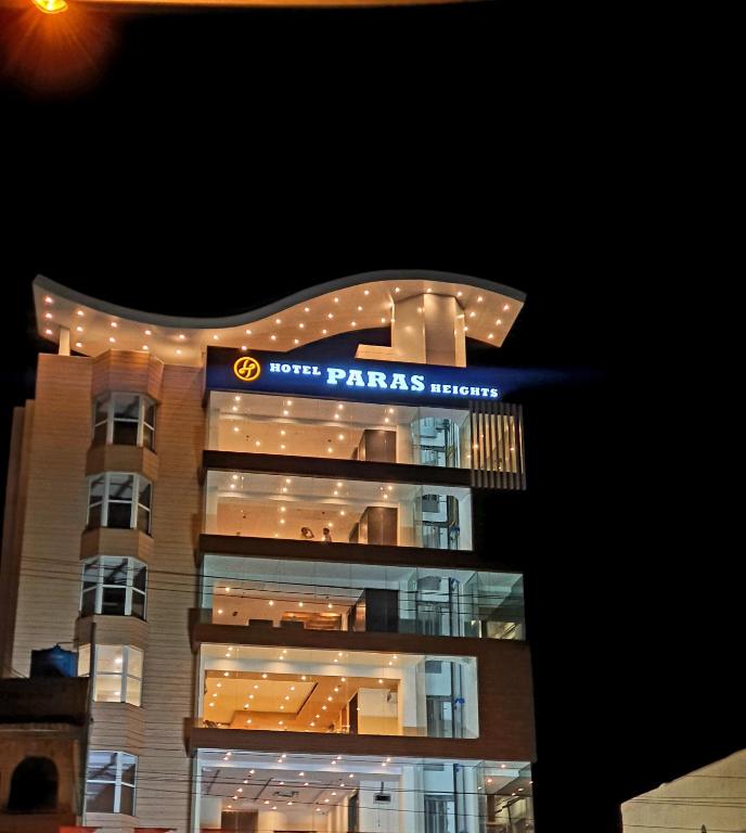 Hotel Paras Heights