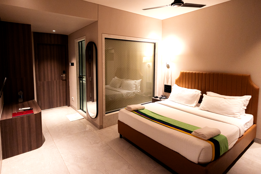 Hotel Golden Tulipz,Andheri,3 star