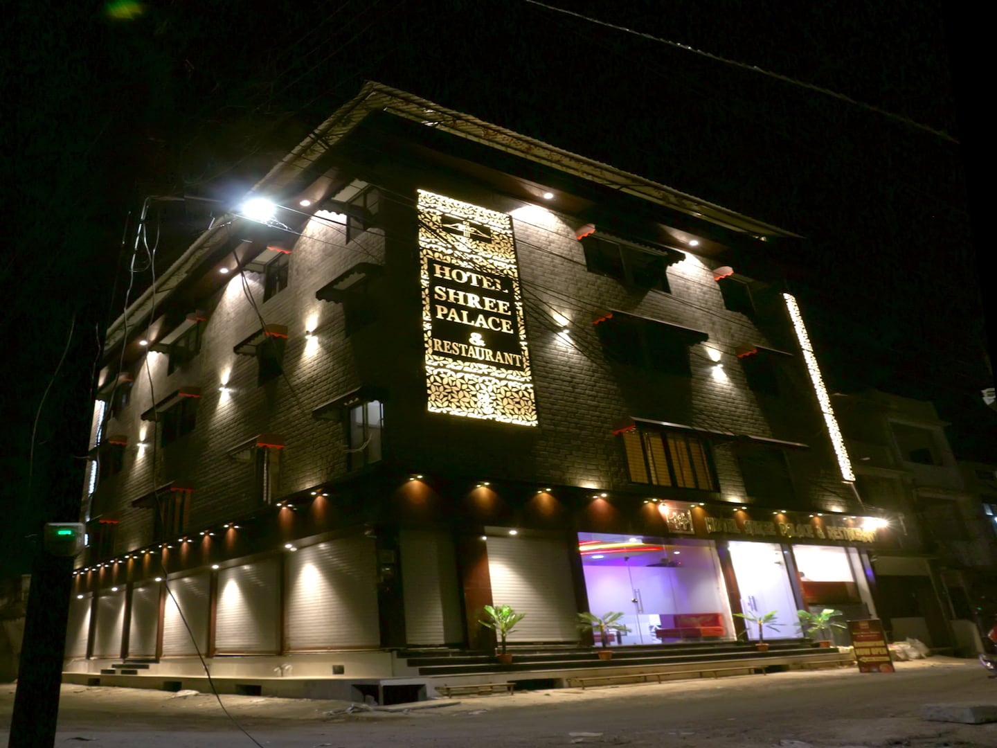 hotel shree palace and restaurant