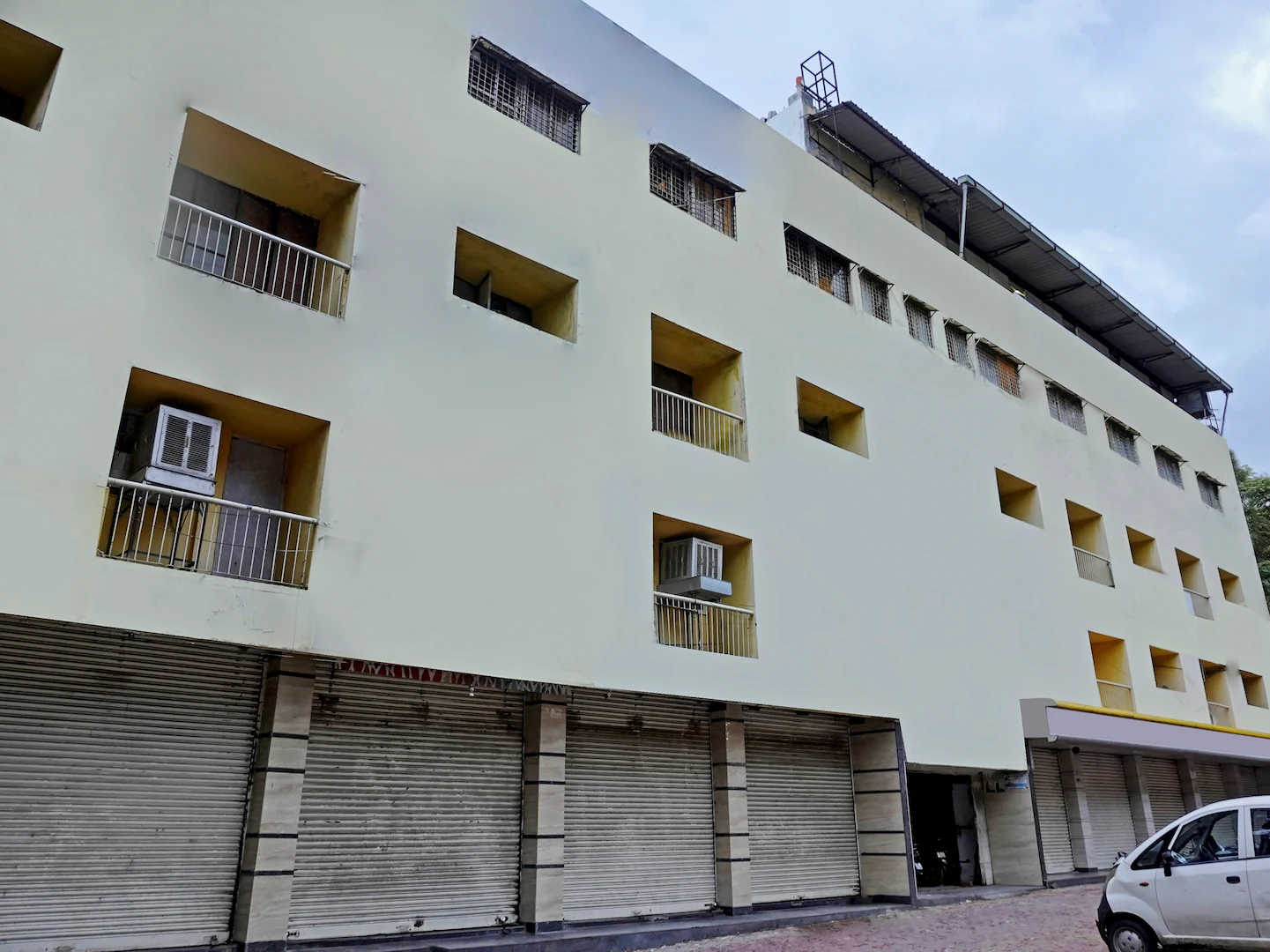 fabhotel gauri shree