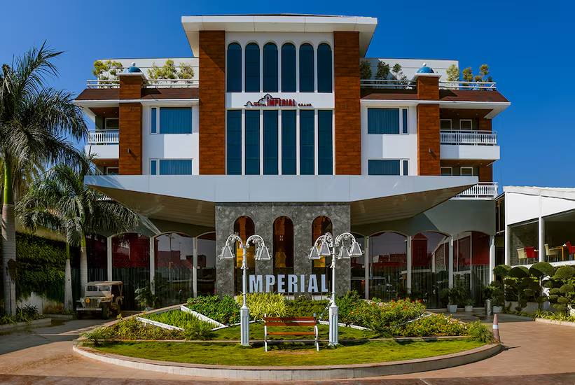 Hotel Imperial Grand,Jabsinghpura Marg,4 star