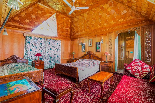 Wangnoo Houseboats,Nageen Lake,3 star