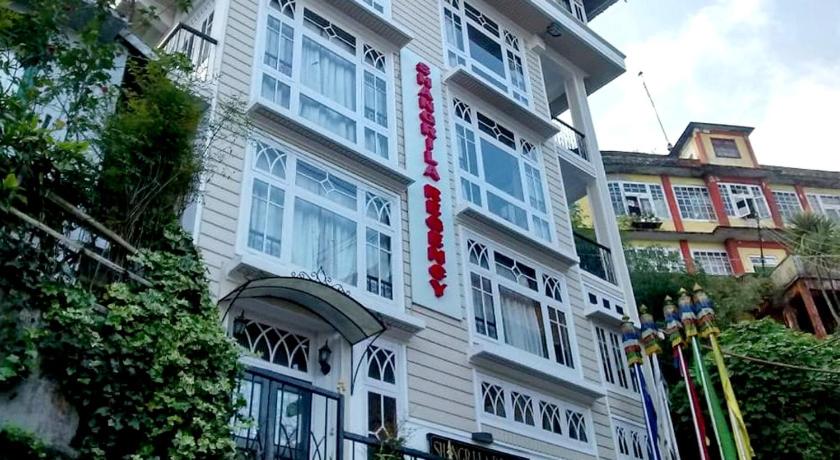 Hotel Shangri-La Regency,Chowrastra Road,3 star