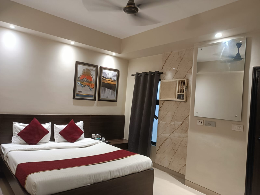 Hotel Shelter,Railway Station Charbagh,3 star