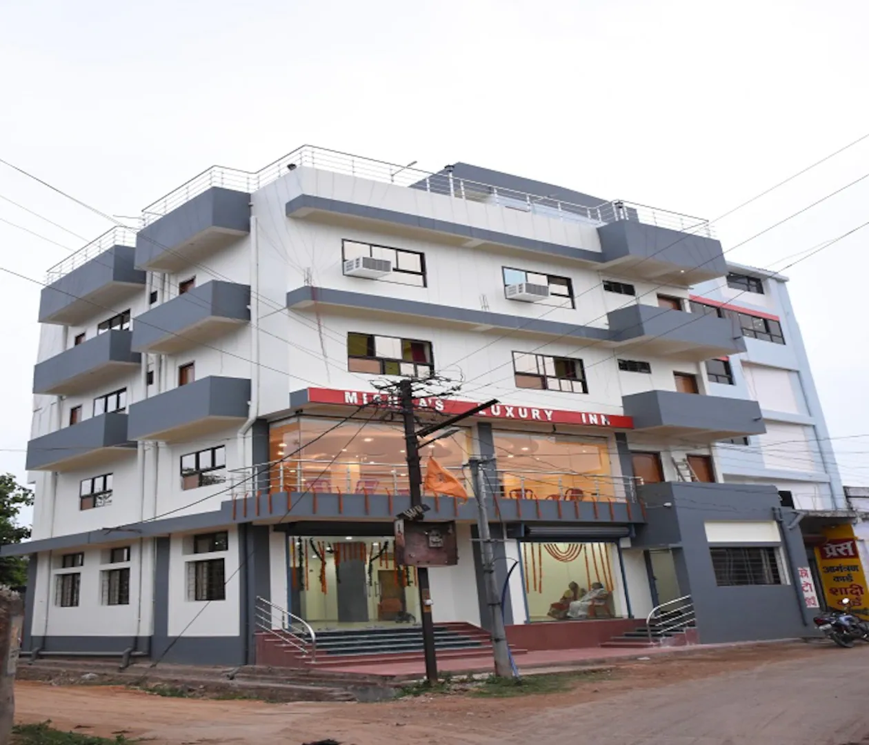 Luxury Inn,Chakradharpur>>Chaibasa,3 star