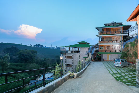 Grand Valley Resort,Pallivasal,5 star