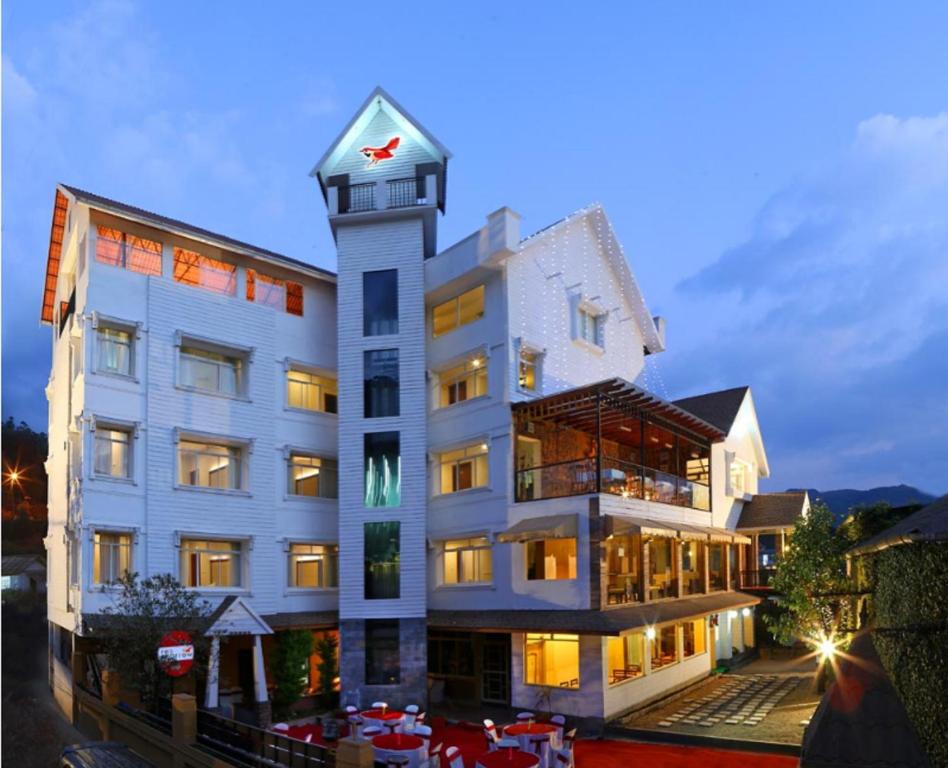 Red Sparrow Hotels & Resorts,Moolakadai,3 star